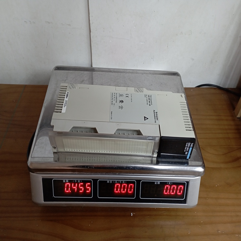 140DDI84100 SCHNEIDER Digital input module - Image 2