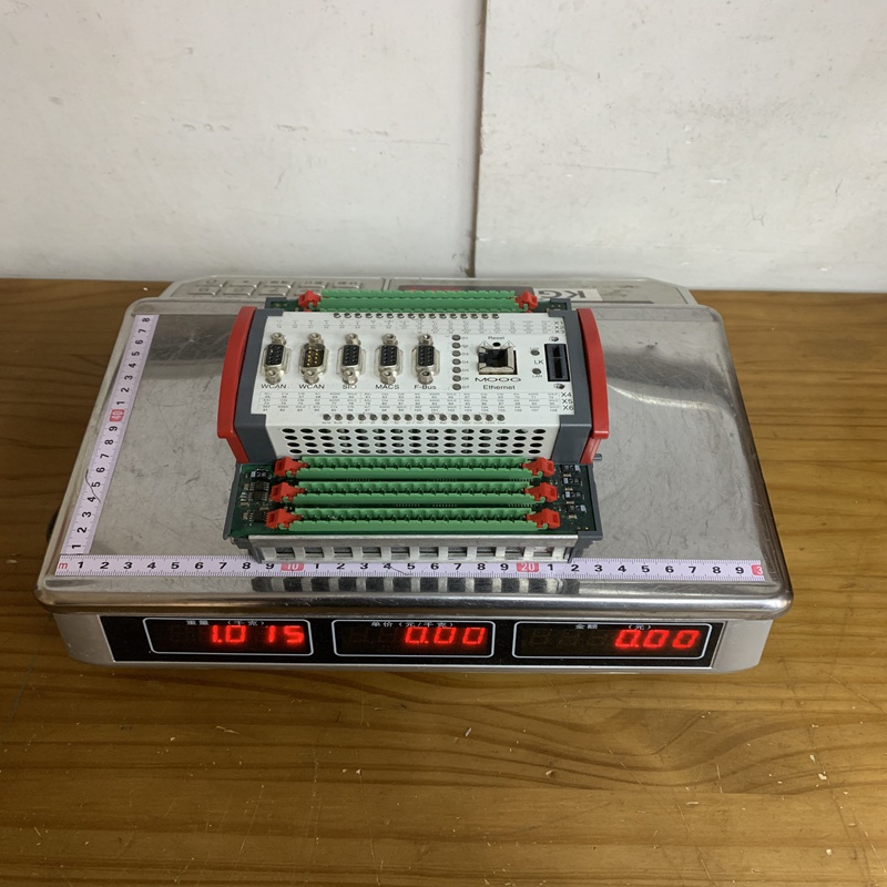 D136-001-007 MOOG Programmable controller - Image 2